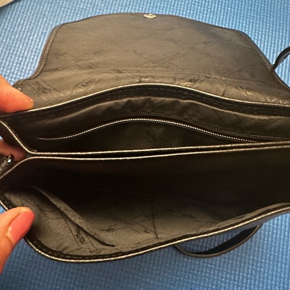 Authentic Longchamp small black leather body bag leather. - Picture 13 of 15